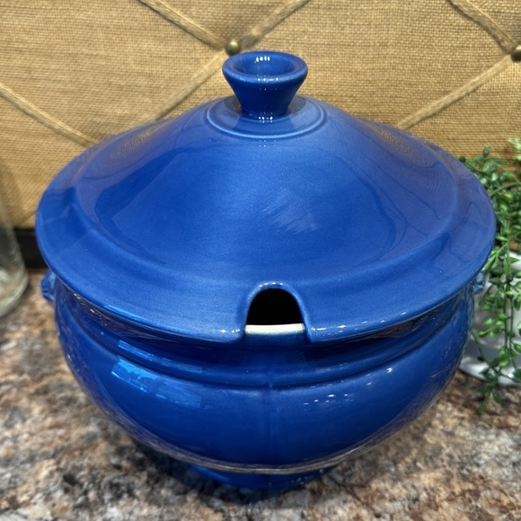 Emile Henry Lion Head Soup Tureen - Picture 9 of 9